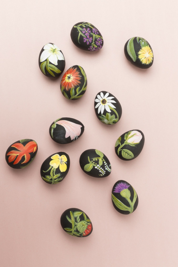 façons créatives de décorer un œuf de Pâques déco florale
