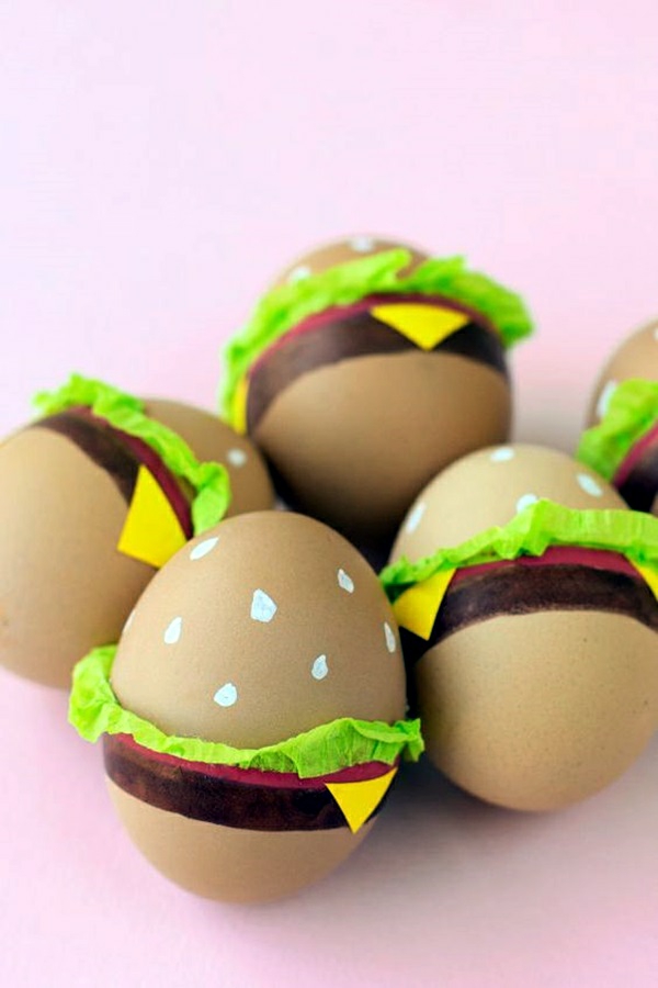 façons créatives de décorer un œuf de Pâques hamburgers