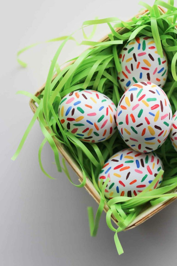 façons créatives de décorer un œuf de Pâques peinture artisanale