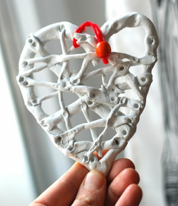 idée de déco saint-valentin à faire soi-même coeur en plâtre
