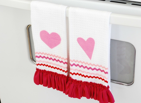 idée de déco saint-valentin à faire soi-même serviettes de bain décorées