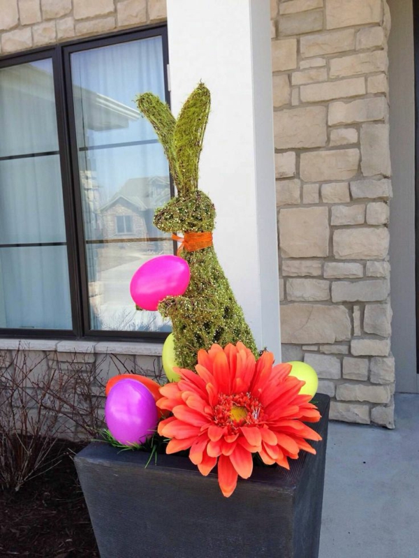 idée décoration de pâques à faire soi-même lapin en jardinière