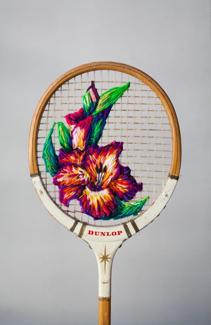 pelote de laine déco raquette de tennis