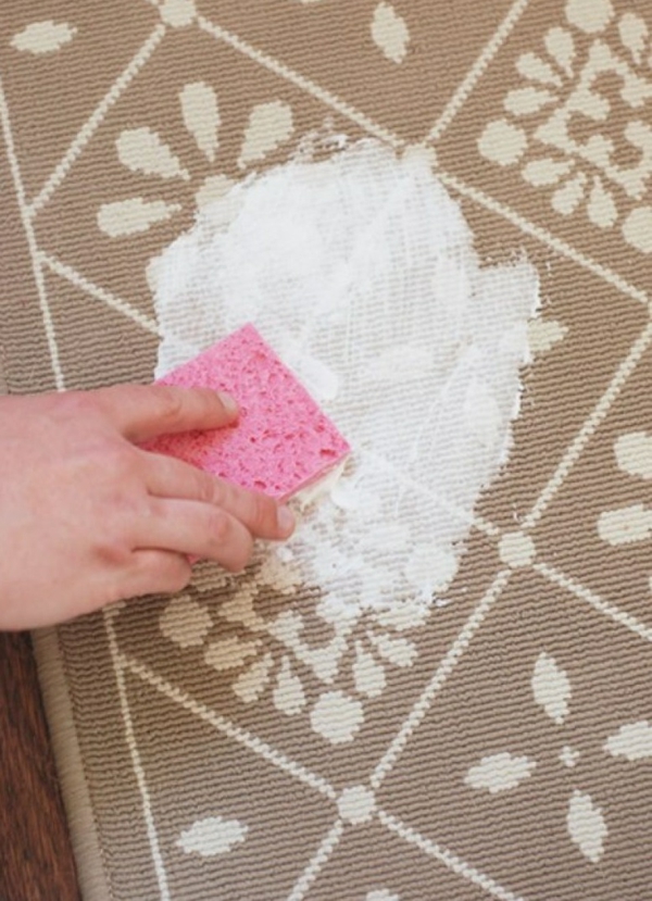 utilisation crème à raser nettoyer tapis