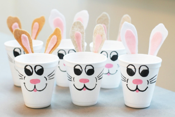 idée de bricolage pâques maternelle lapins gobelets à café mousse