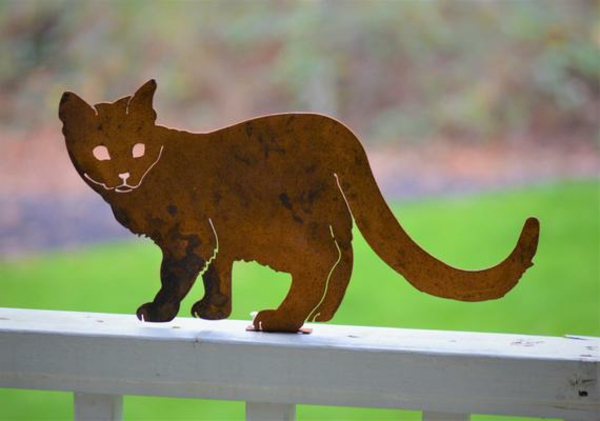 idée déco jardin métal rouillé chat garde-corps terrasse