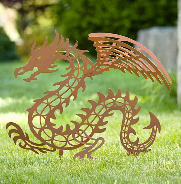 idée déco jardin métal rouillé dragon