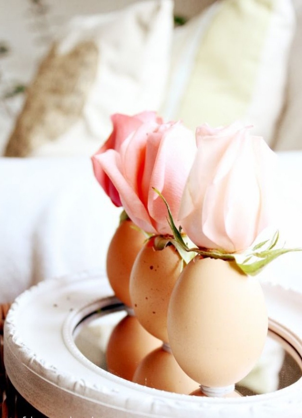 idées bricolage de Pâques maternelleoeufs en guise de vases