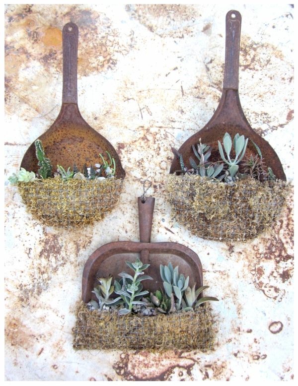 outils de jardinage idée déco jardin métal rouillé