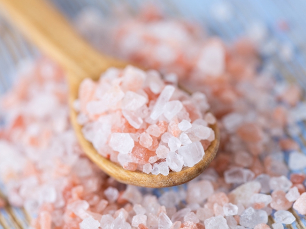 sel rose d’Himalaya cristaux de sel