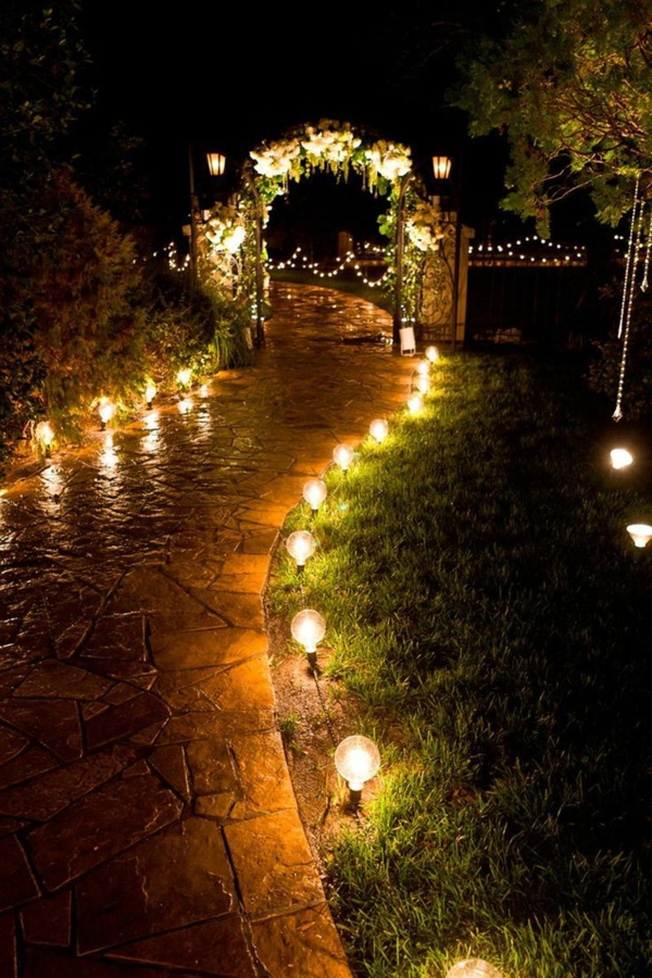 8 astuces pour faire de votre mariage un jour inoubliable éclairage jardin