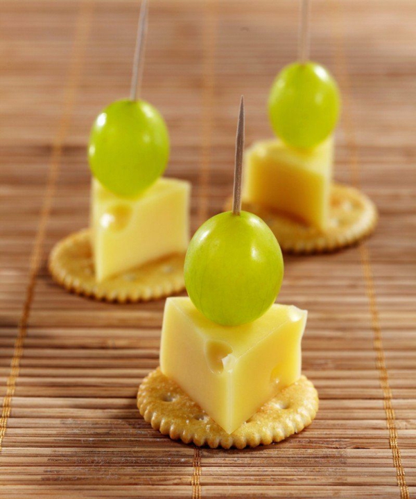 Brochette apéro - 70 idées de recettes qui mettent de l'eau à la bouche biscuits salés raisins fromage