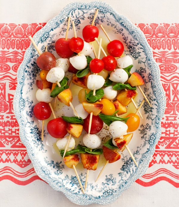 Brochette apéro - 70 idées de recettes qui mettent de l'eau à la bouche fromage pêche tomates cerises basilic