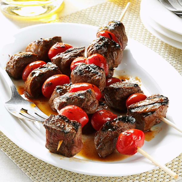 Brochette apéro - 70 idées de recettes qui mettent de l'eau à la bouche viande de veau tomates cerises vinaigre balsamique