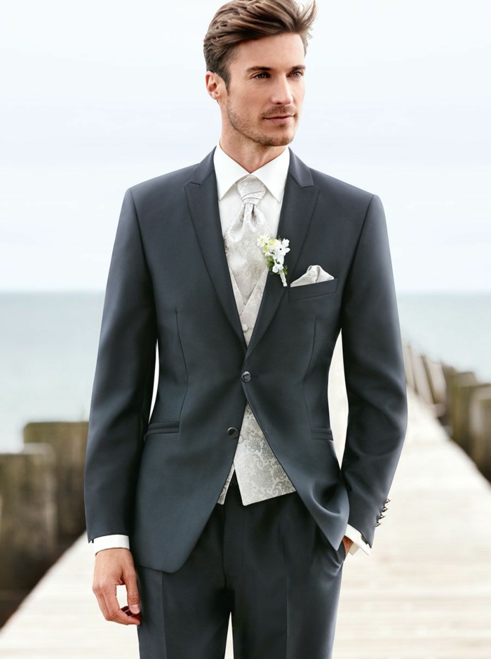 tenue mariage homme costume gris