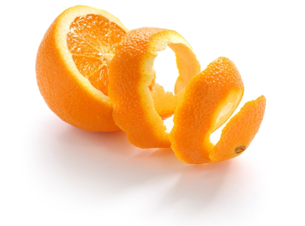 12 astuces malignes pour chasser les taupes du jardin au naturel pelures d'oranges