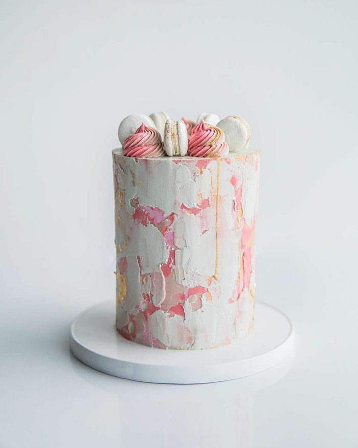 crème au beurre colorée pour un brushstroke cake gâteau de mariage