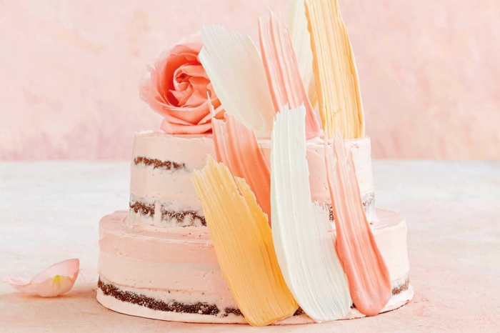 gâteau de mariage brushstroke et nu idée naked cake