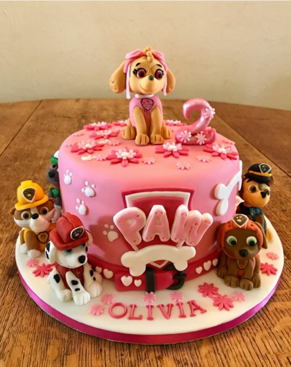 Gâteau Pat Patrouille - recettes et 50 idées de design gâteau glaçage pour anniversaire fille chiens en pâte à sucre