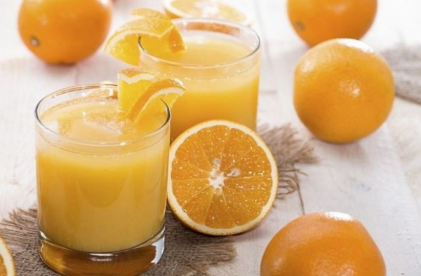boire de l’eau citronnée jus d’orange
