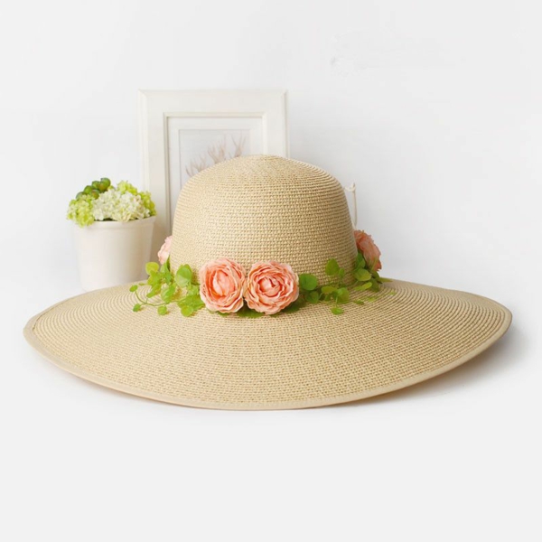 diy chapeau de paille personnalisé avec des fleurs artificielles