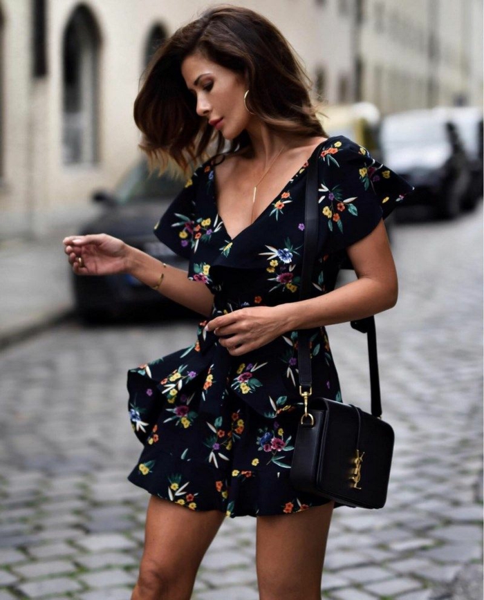 robe estivale noir aux fleurs 2019
