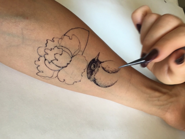 tatouage éphémère au jagua bras femme
