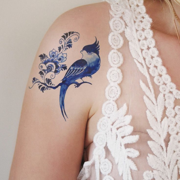 tatouage éphémère au jagua épaule oiseau femme