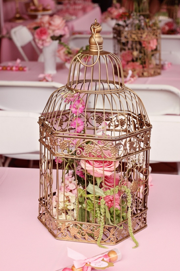 déco cage oiseau avec des fleurs mariage