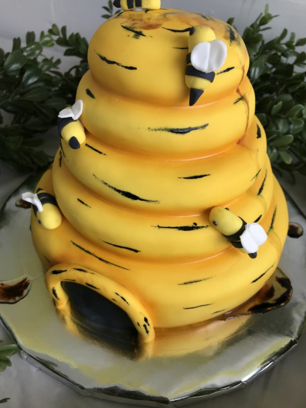 gâteau nid d'abeille glaçage jaune