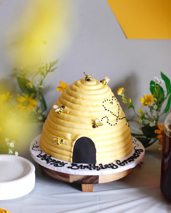 gâteau nid d'abeille pour anniversaire