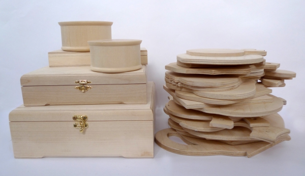 planche à découper cuisine en bois en différentes formes