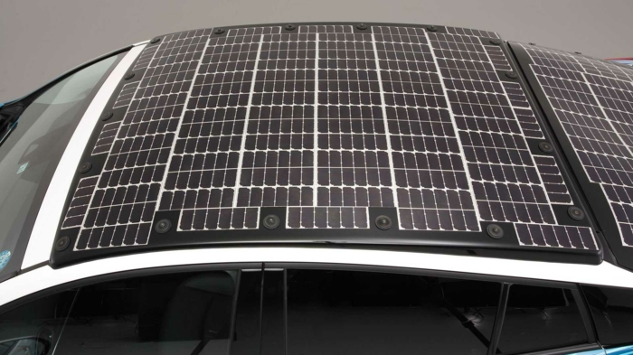 toyota prius phv solar véhicule toit panneaux solaires-resized