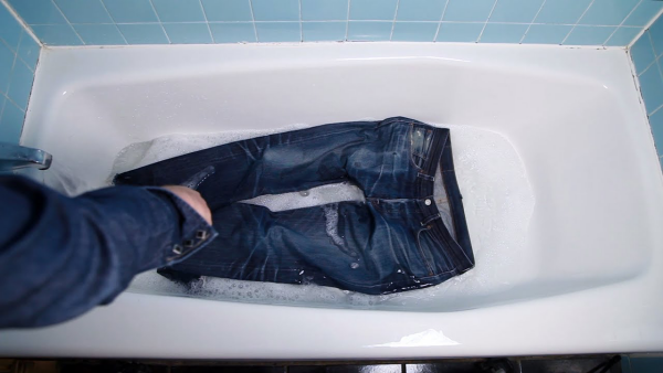 comment laver les jeans correctement laver à la main