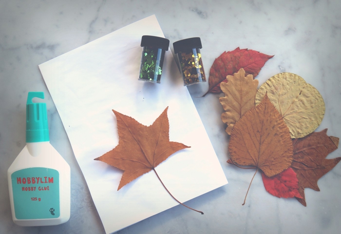 coller les feuilles sur le papier activités manuelles automne idées