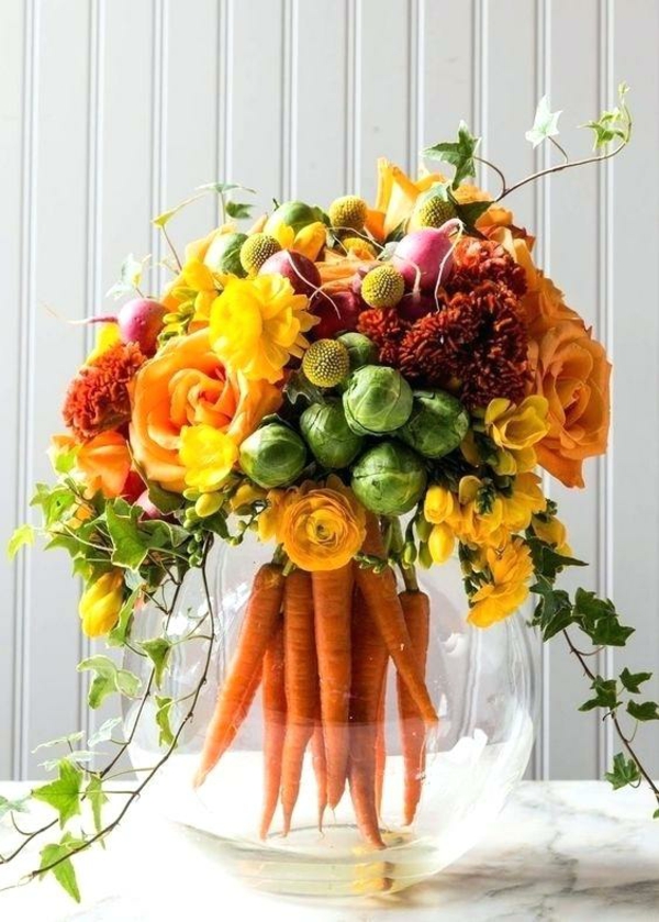 décoration florale automne lierre chou de bruxelles carottes