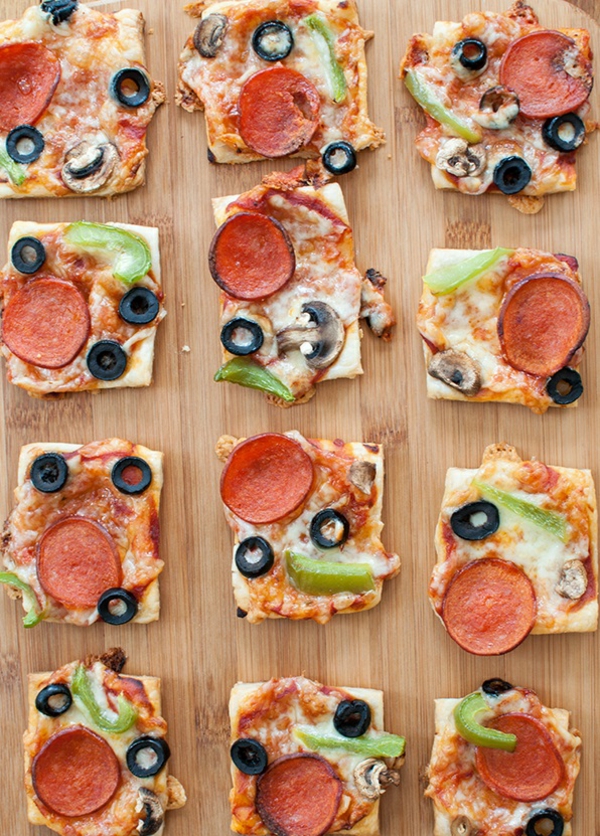 feuilleté apéro mini pizza au salami et aux olives