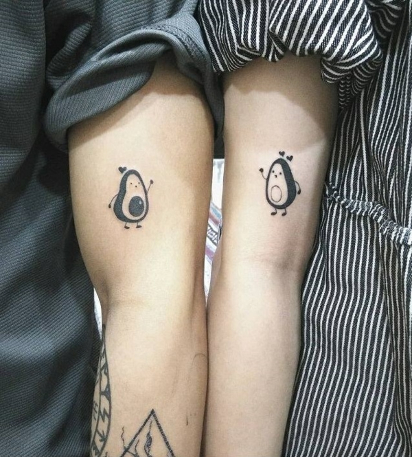 tatouage complémentaire avocat pour couple