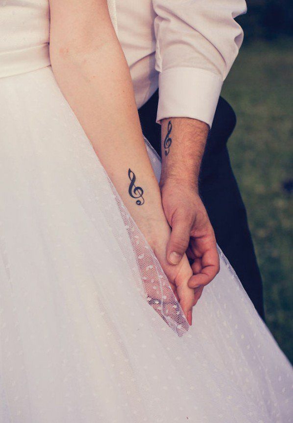 tatouage complémentaire clef de sol pour couple