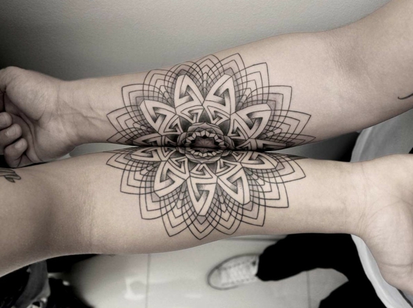 tatouage complémentaire maorie pour couple