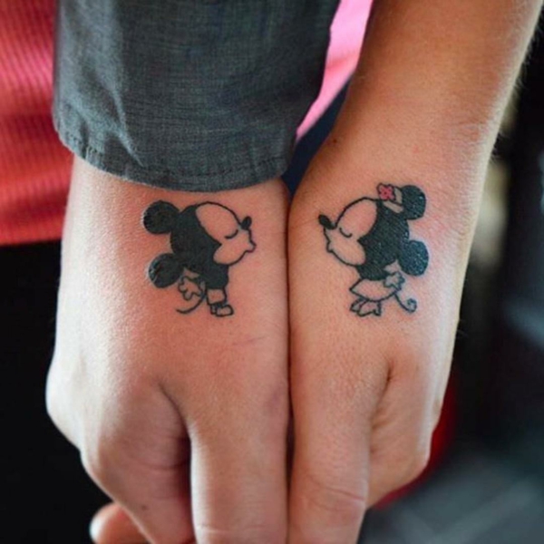 tatouage complémentaire pour couple mickey et miney mouse
