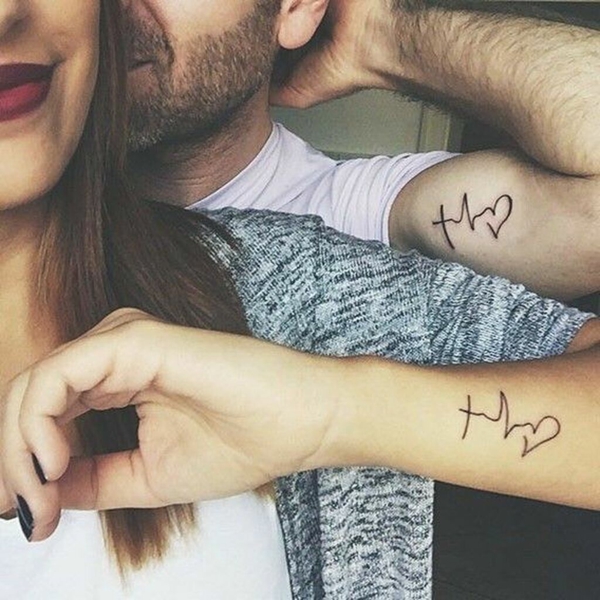 tatouage complémentaire rythme cardiaque pour couple