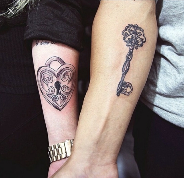 tatouage complémentaire verrou et clé couple