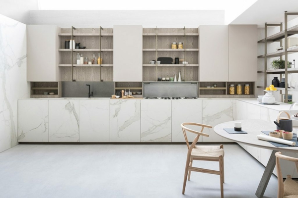 tendances cuisine 2020 sol blanc mobilier en marbre et bois laqué