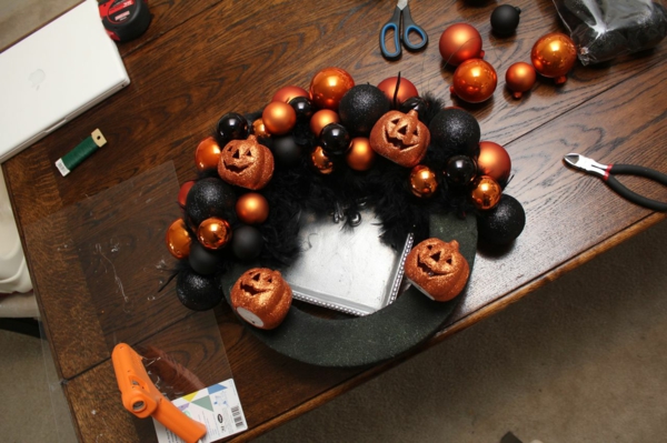 bricolage halloween diy couronne thématique