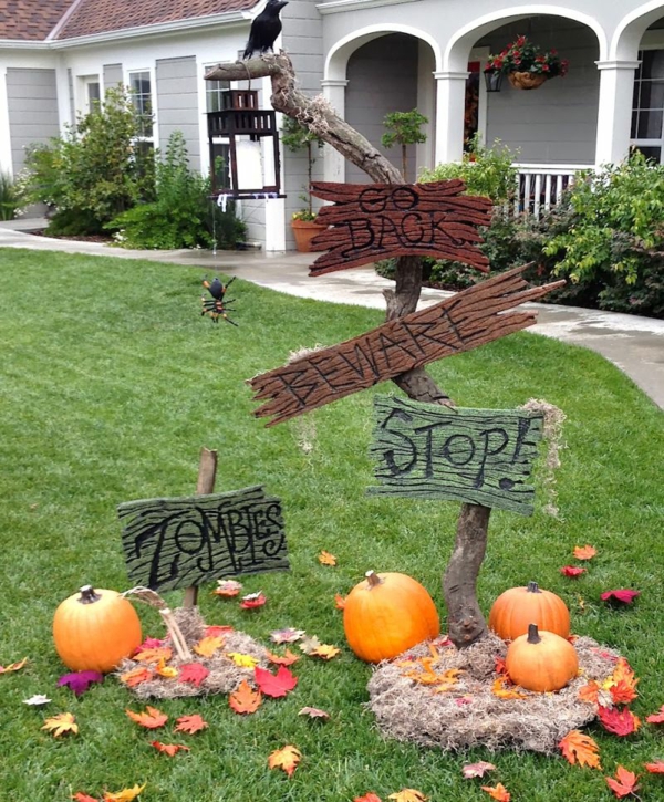 idée de décoration halloween extérieur fait maison messages d'avertissement en bois
