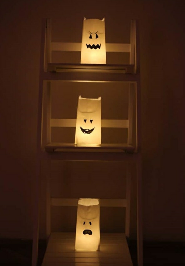 fabriquer un fantôme pour halloween en sac de papier