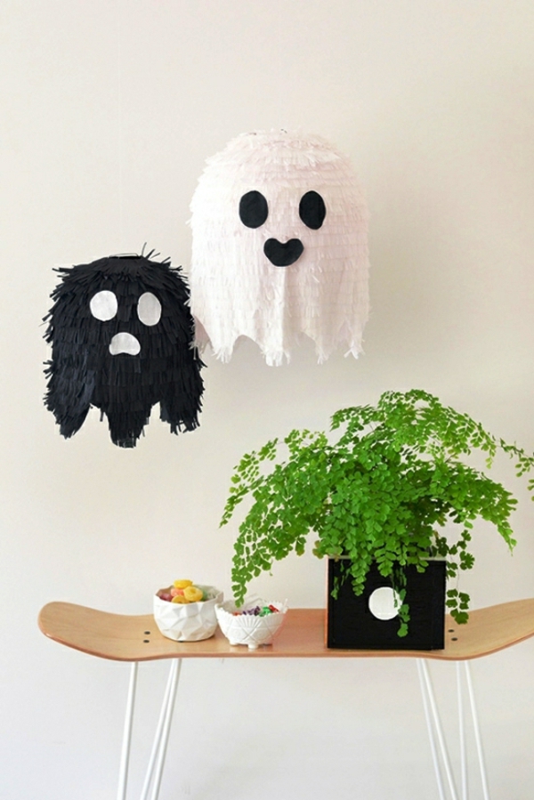 fabriquer un fantôme pour halloween pinata en papier de soie