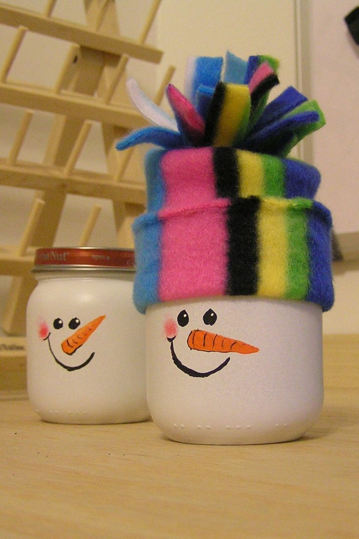 transformer les vieux pots en verre bonhomme de neige en chaussette