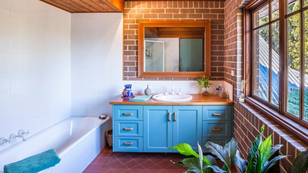 Meuble rangement salle de bain armoire basse colorée